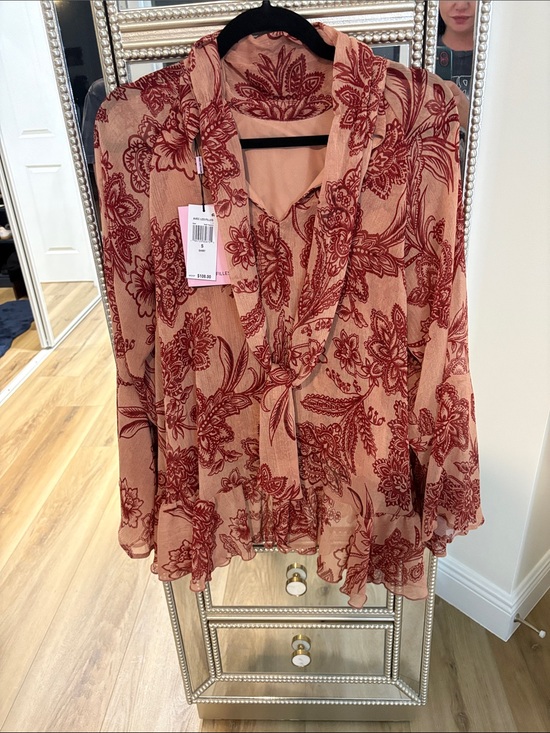 Avec Les Filles Tops - Avec Les Filles Peach Blush Floral Tie-Neck Blouse with Red Print